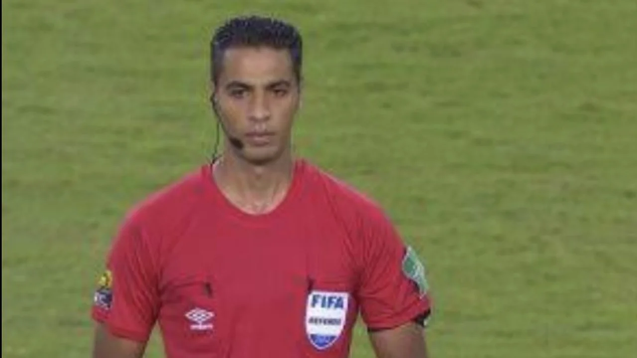 أمين عمر حكماً لمواجهة بيراميدز وإنبي في صراع مجموعة الحسم بالدوري